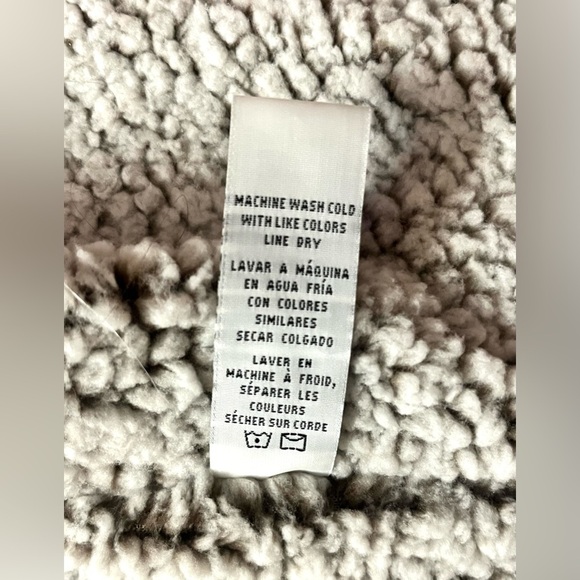 Thread + Supply Women’s Sherpa Fleece Vest Size Medium - Picture 9 of 13